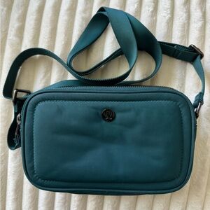 RARE Lululemon Camera Bag